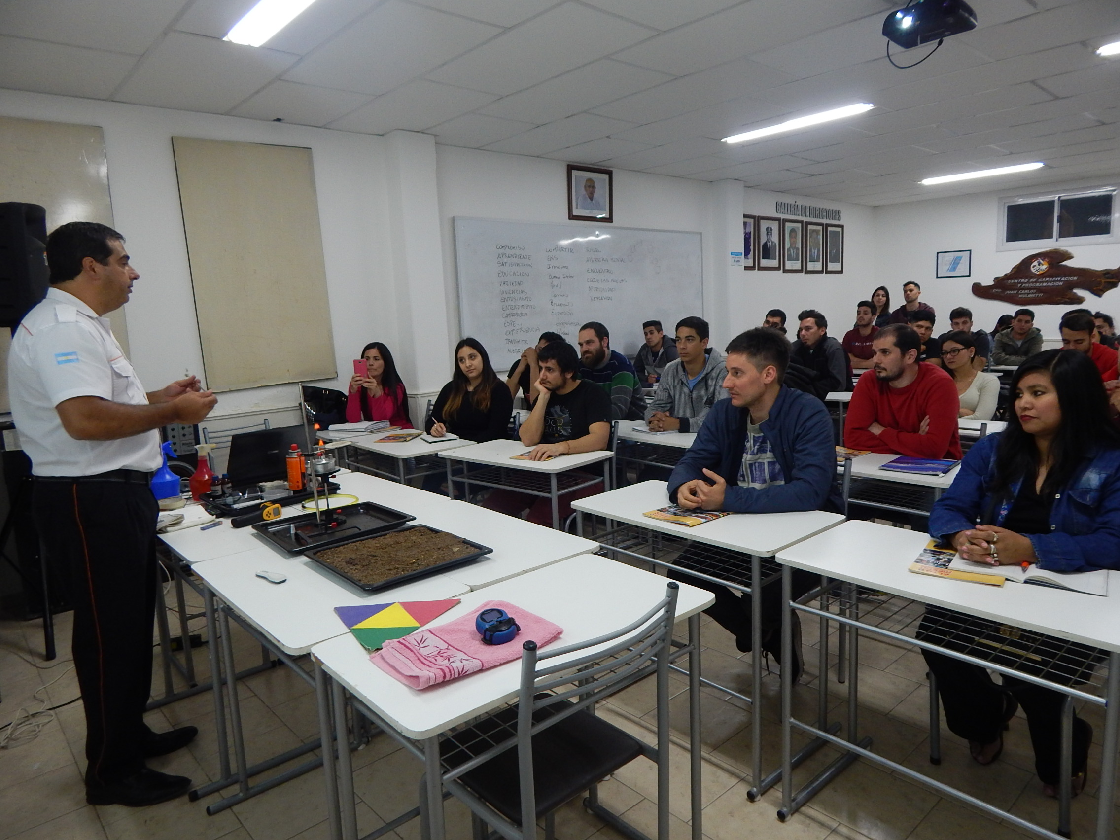 Nuestra Federación capacitó a alumnos de Institución Cervantes