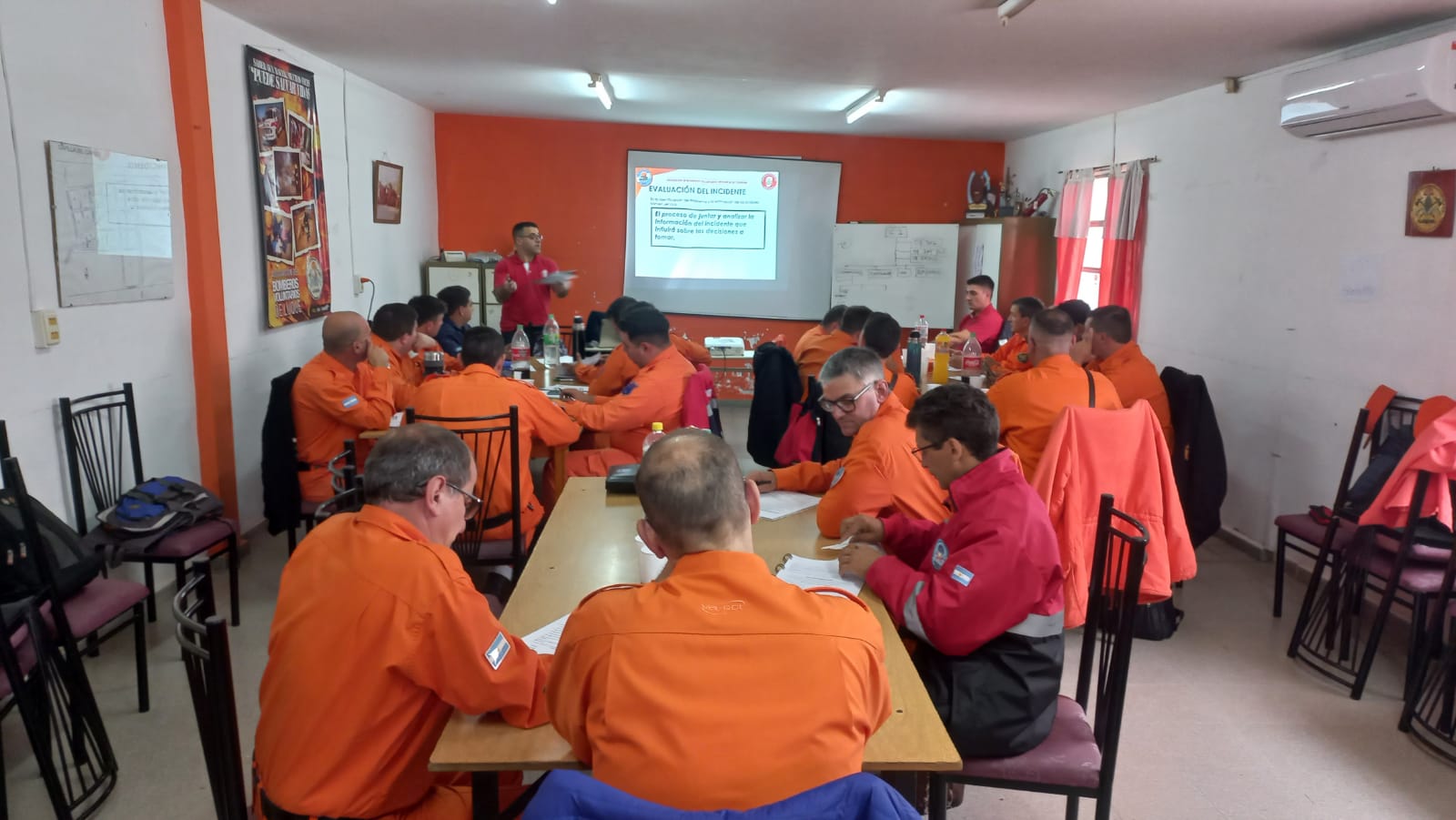 Sistema de Comando de Incidentes: Curso B�sico en Regional 4